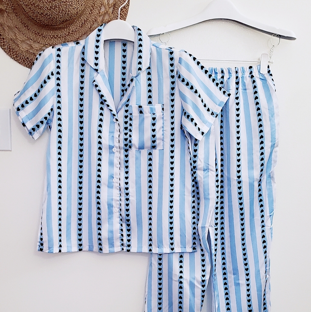 Junior's satin pajamas set